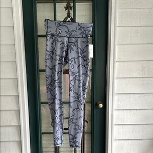 Old Navy Elevate High Rise Blue Leaf Print Leggings 7/8 ankle Go Dry Small Tall